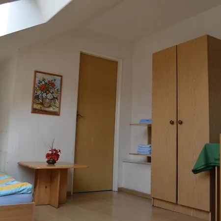 Inn Egida Rez